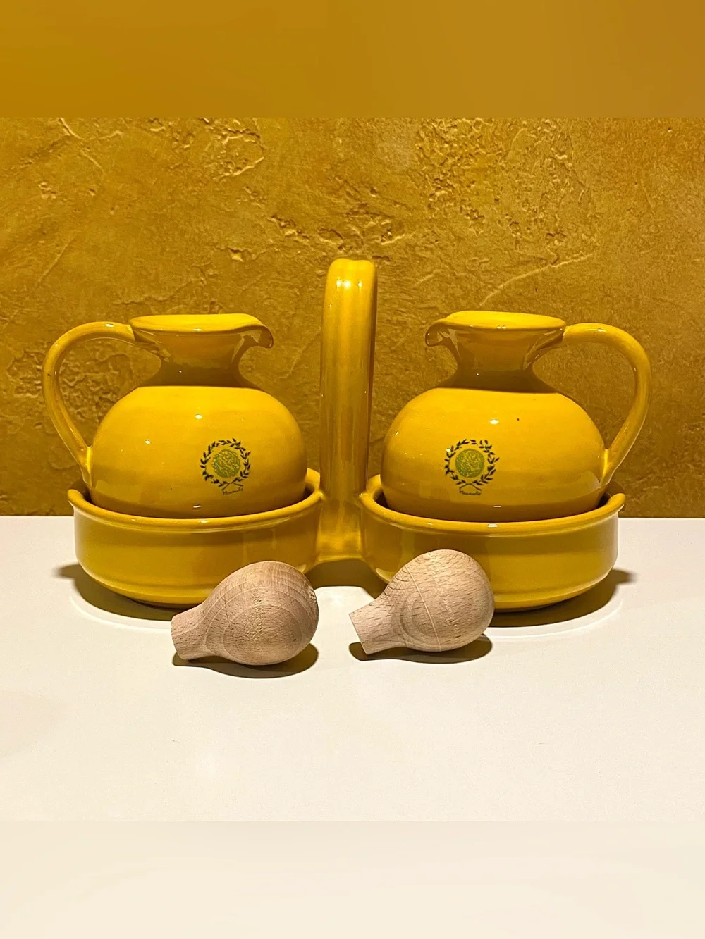 MAMMA RÓ CAMEO COLLECTION CERAMIC CRUET + SALT & PEPPER SHAKER SET, YELLOW